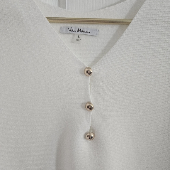 Elegant White V-Neck Sweater - Picture 3 of 8